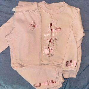 Comfy Girls Gap x Disney Kids Sweatshirt and Sweatpants